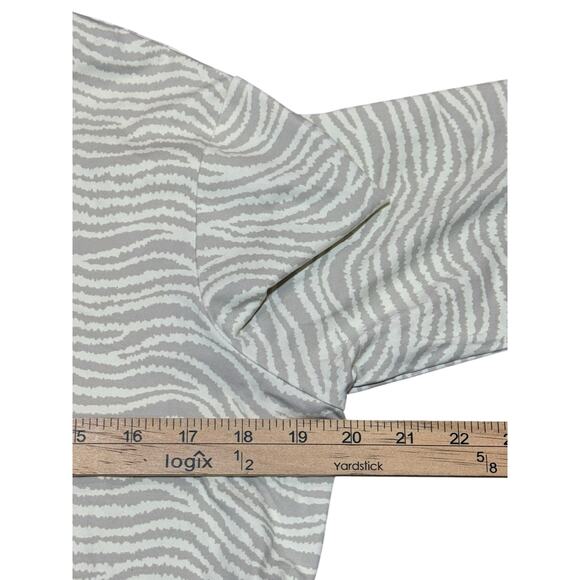 J MCLAUGHLIN Catalina Cloth Top Women Large 3/4 Sleeve Stretchy Zebra Gray Cream - Picture 10 of 11